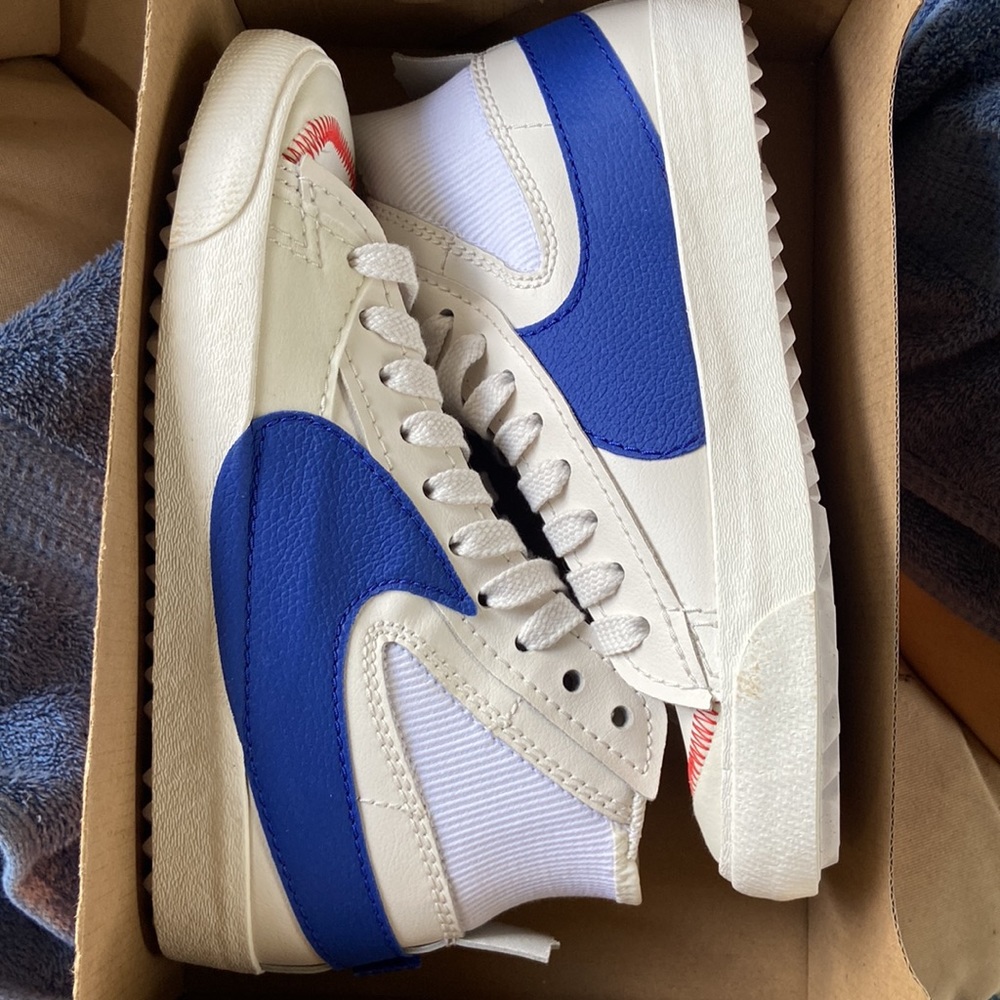 Nike Blazer Mid ‘77 Jumbo Women’s Size 9.5 White Royal Blue Sneakers - Picture 13 of 13